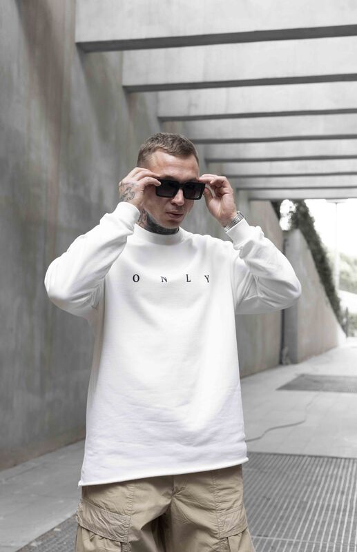 Only White Sweatshirt 1660 (1)